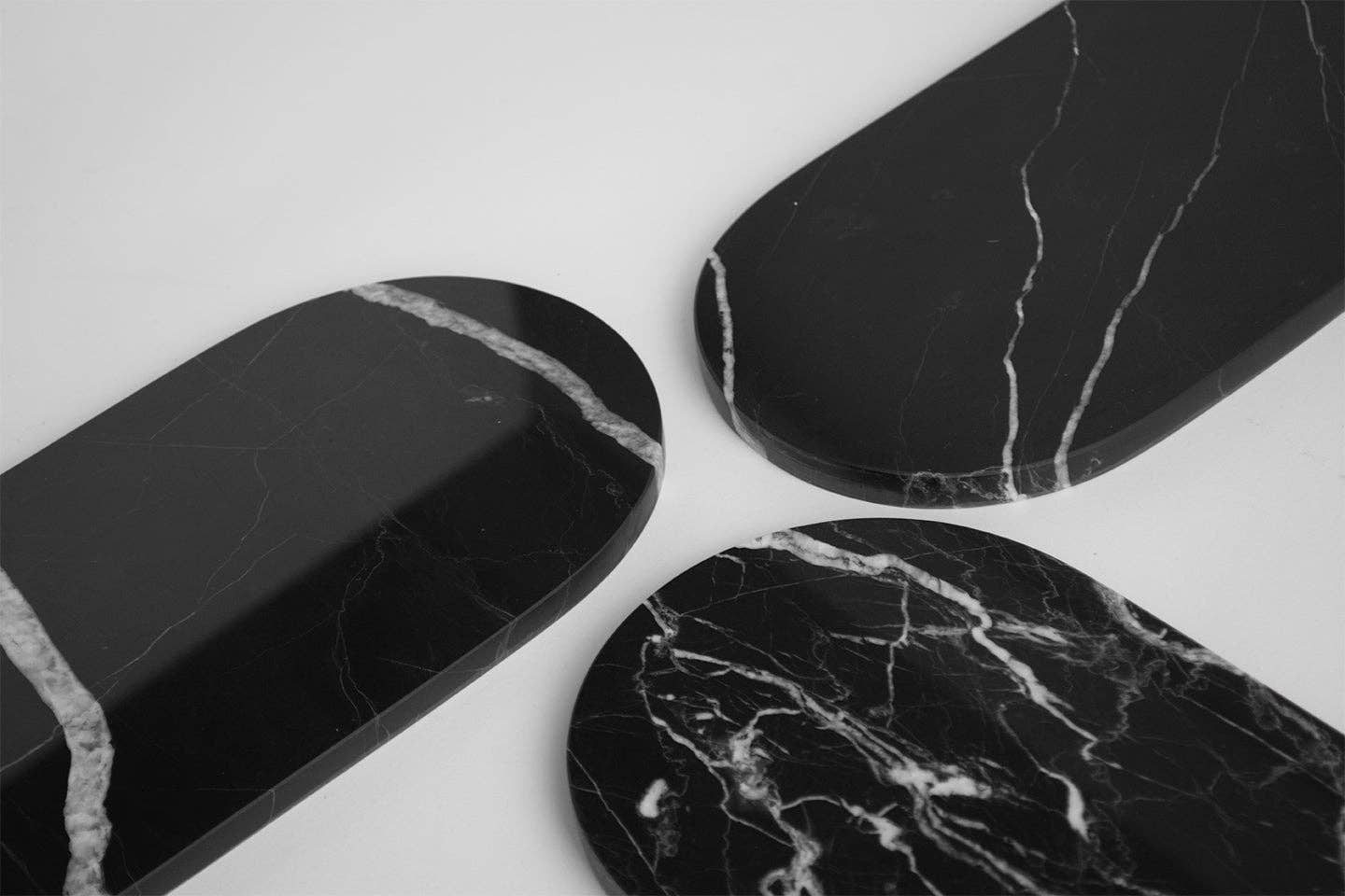 BLACK MARBLE ARCHED PLATTER