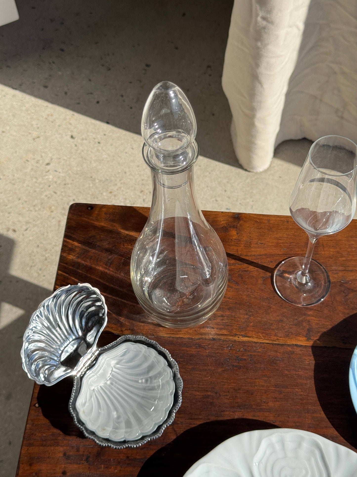 Pyrex France shell-shaped glass dishes