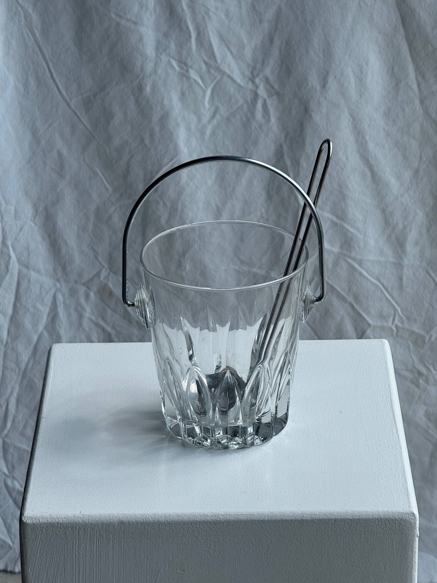 Small glass ice bucket with its ladle H13.5