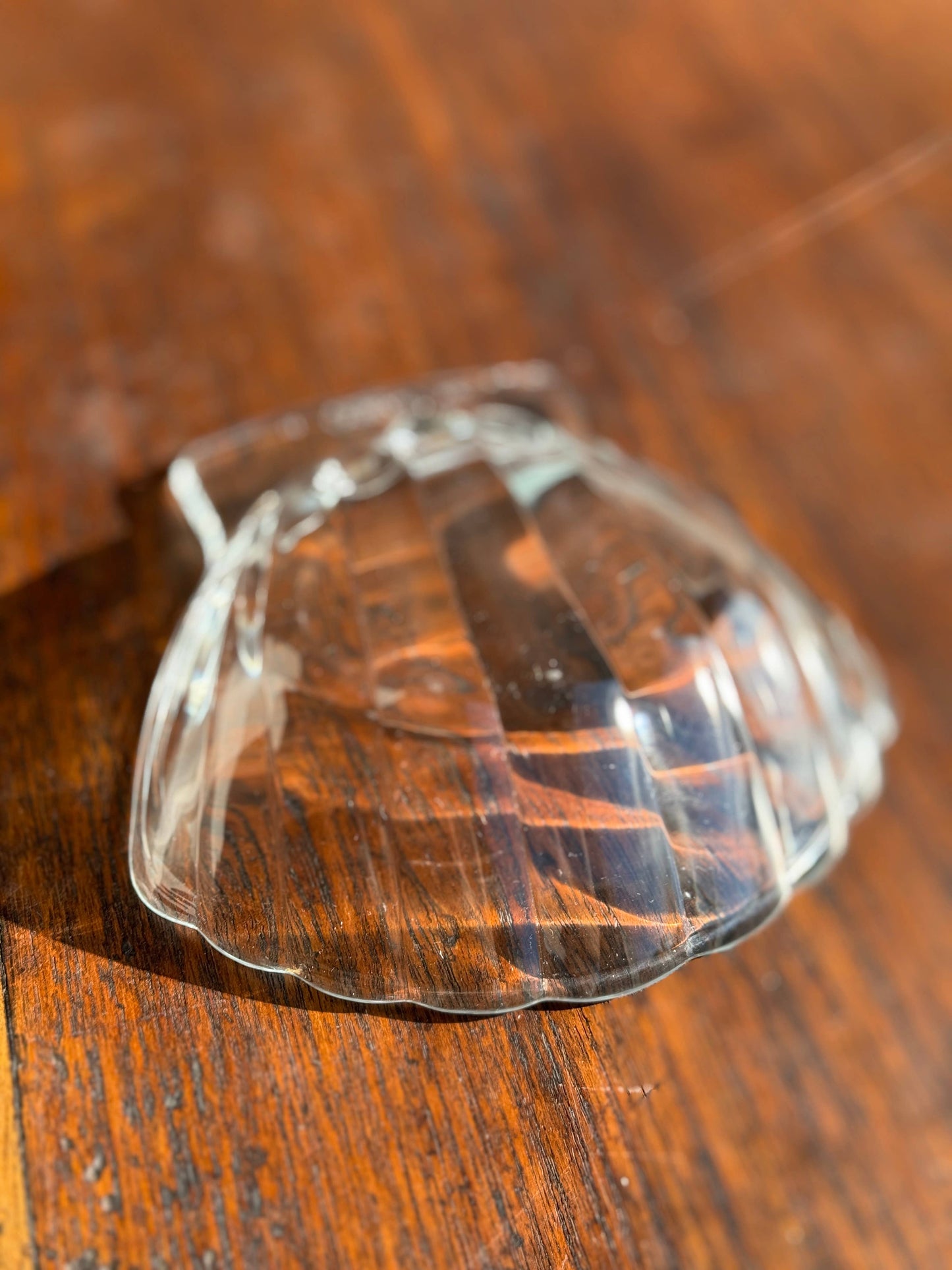 Pyrex France shell-shaped glass dishes