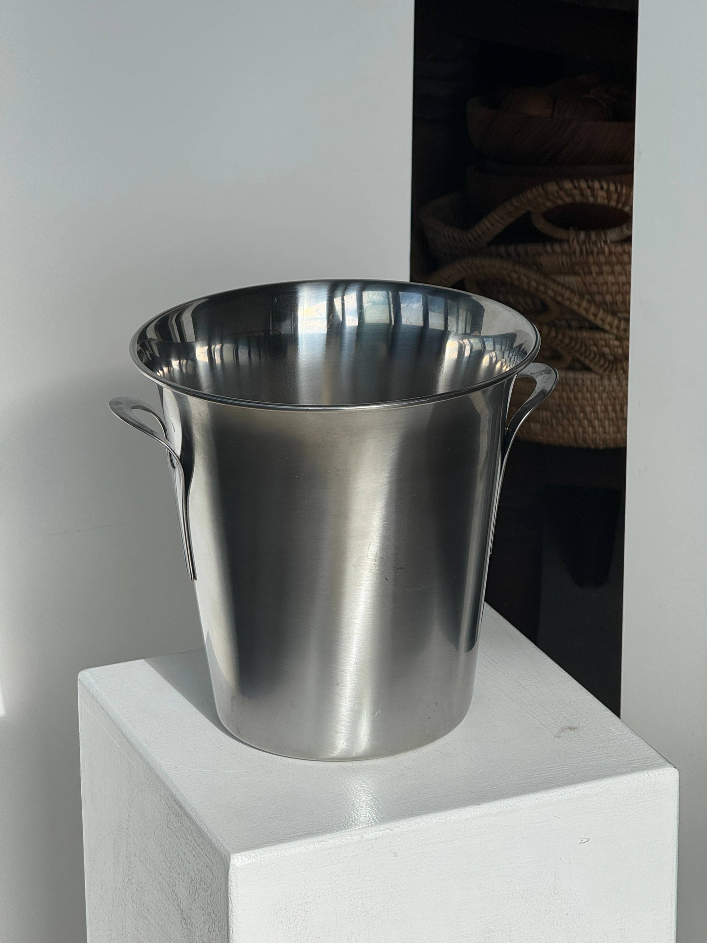 Guy Degrenne champagne bucket with Art Nouveau-style handles, stainless steel