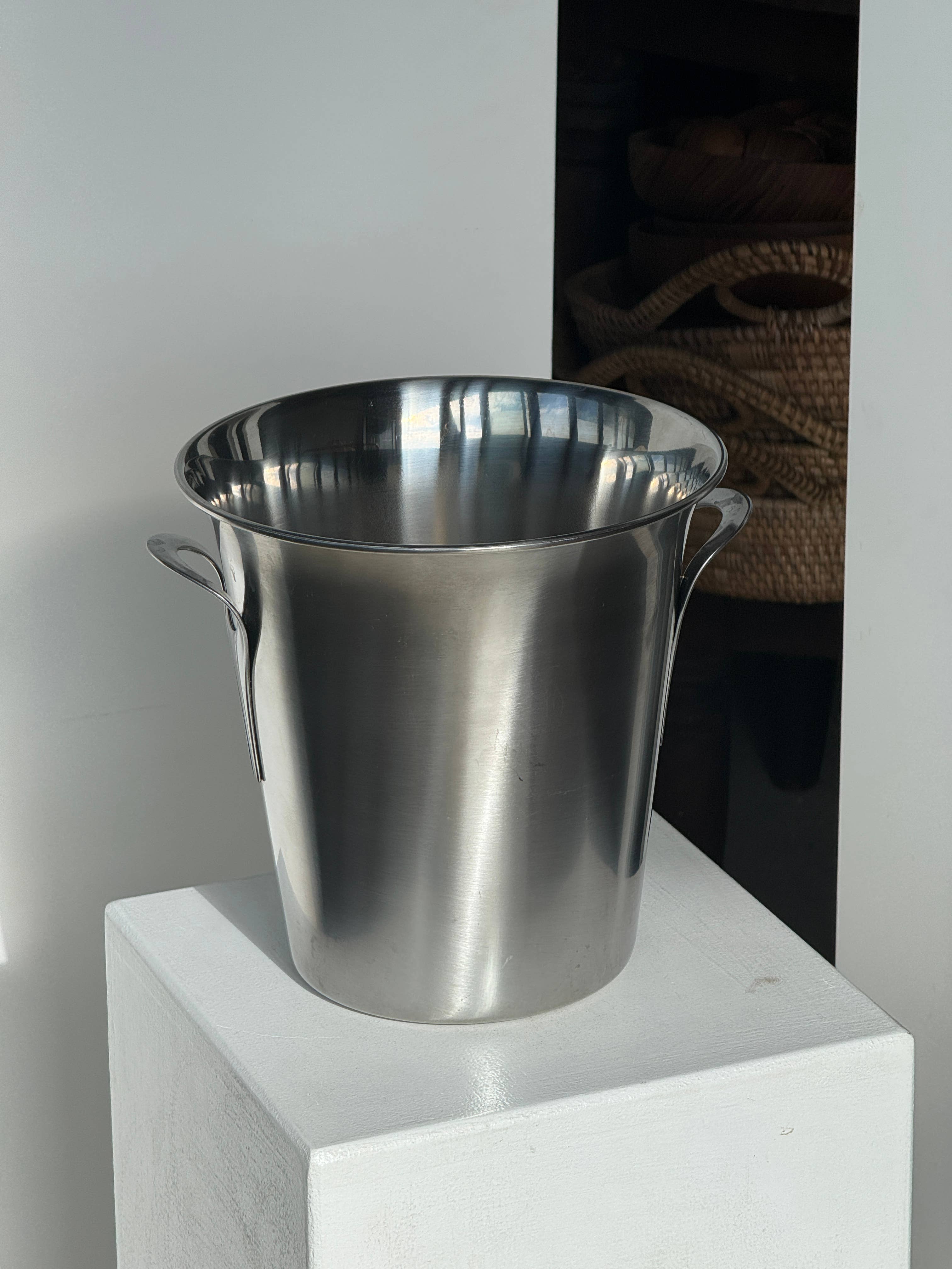 Guy Degrenne champagne bucket with Art Nouveau-style handles, stainless steel