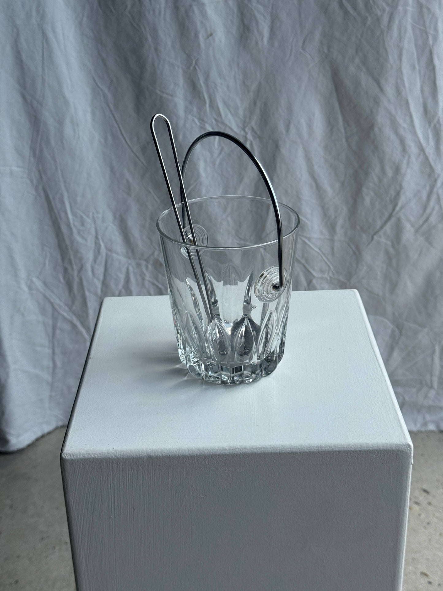 Small glass ice bucket with its ladle H13.5