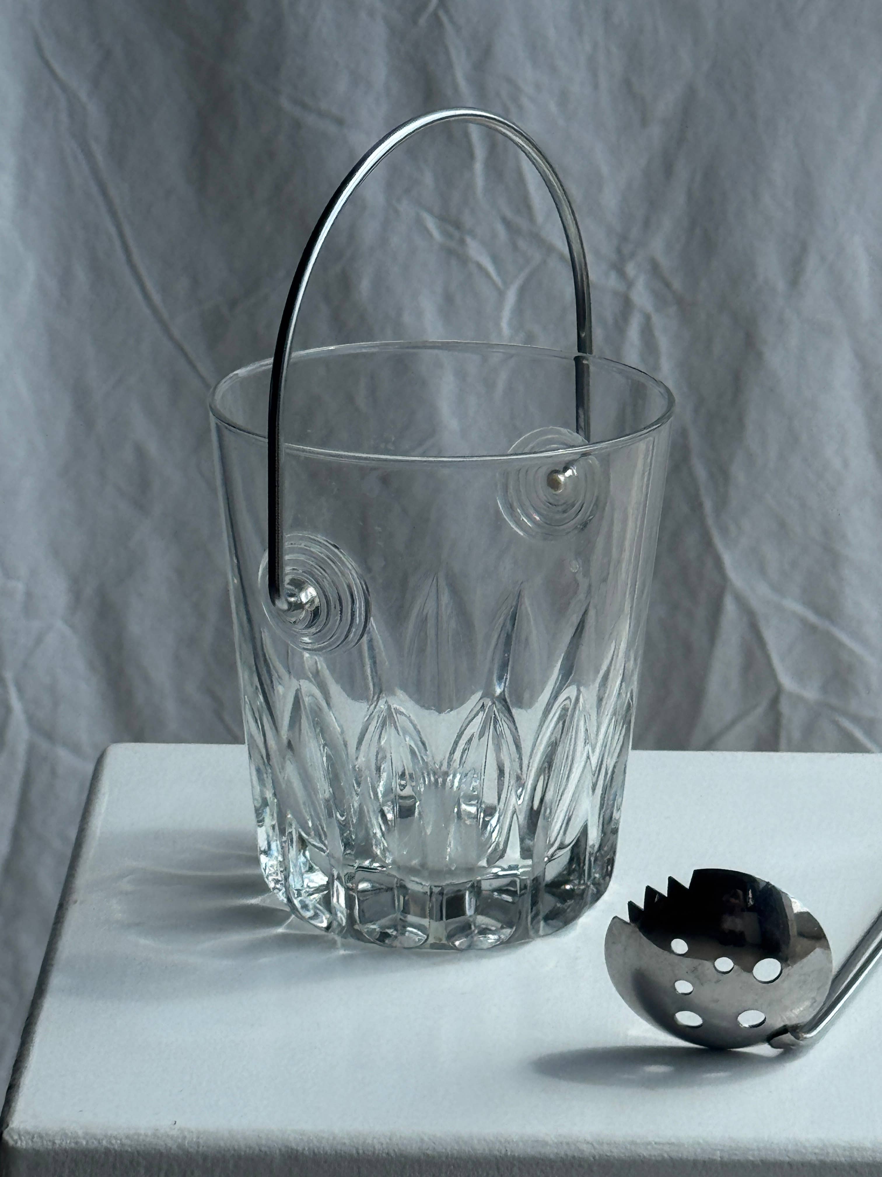 Small glass ice bucket with its ladle H13.5