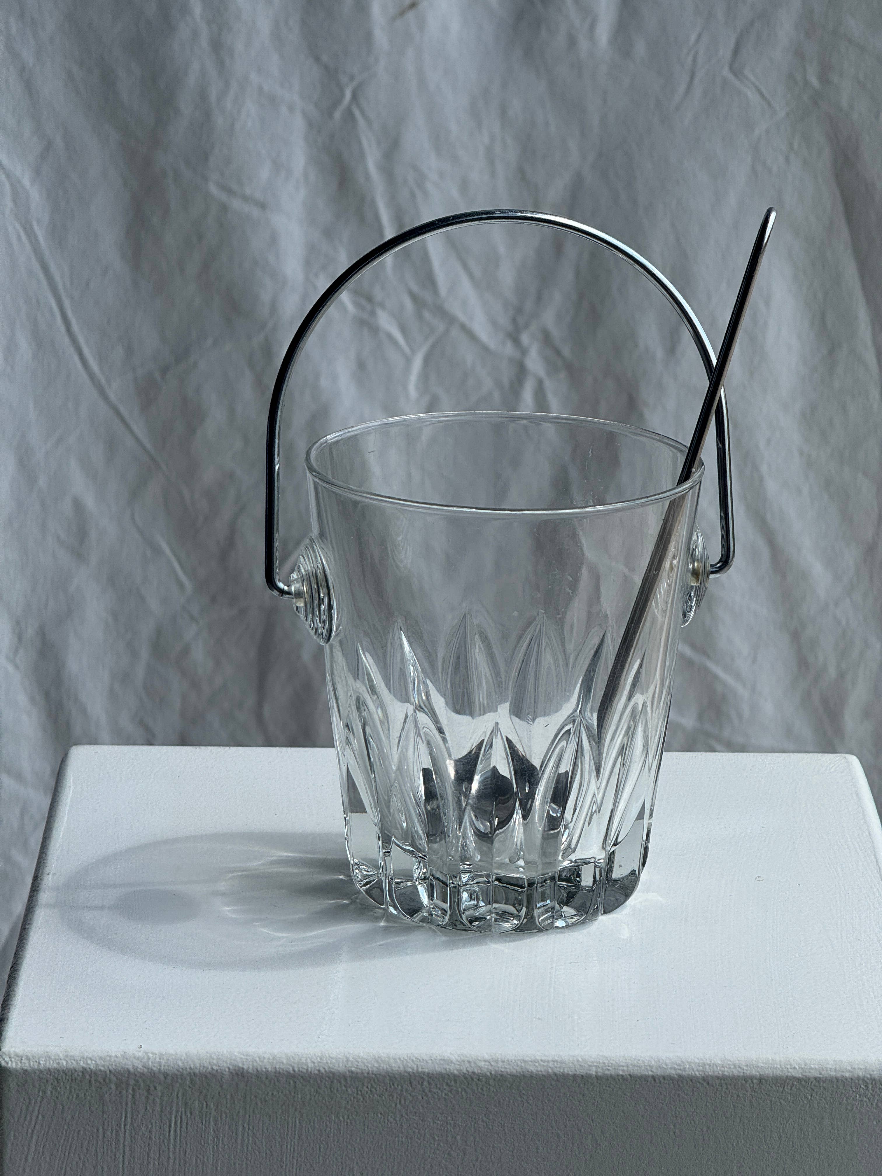 Small glass ice bucket with its ladle H13.5