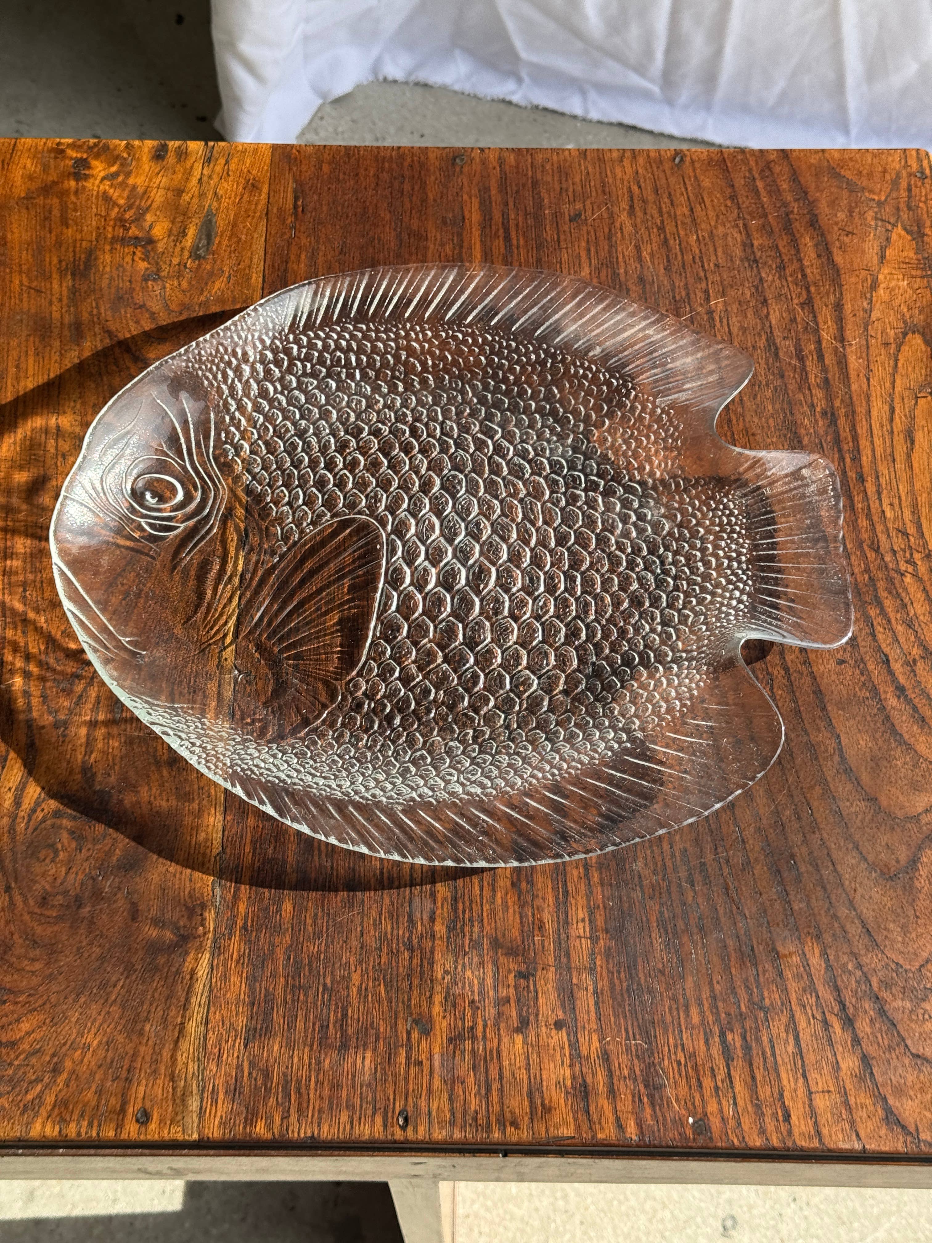 Large fish platter, transparent glass, vintage Arcoroc, L38.5