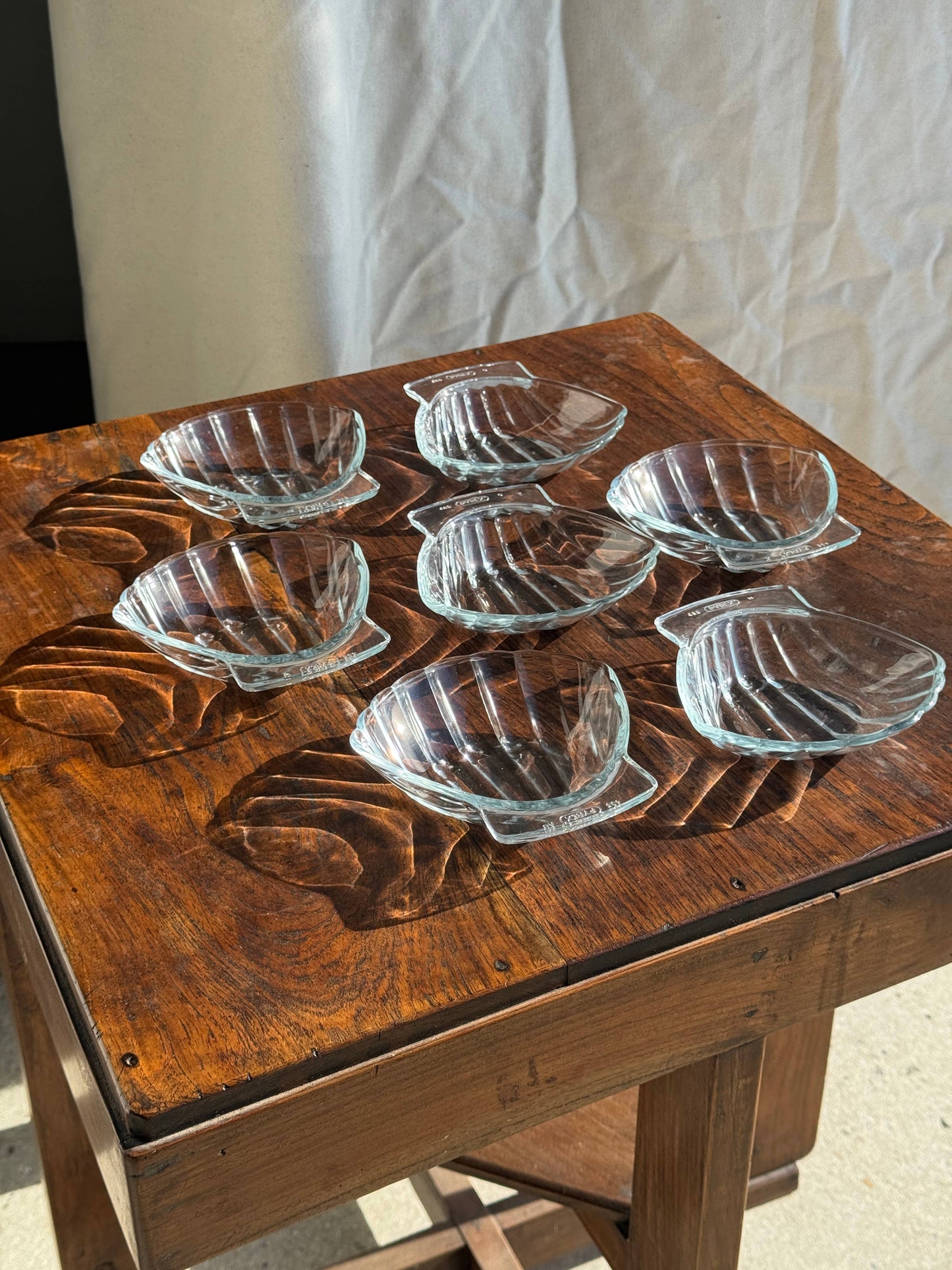 Pyrex France shell-shaped glass dishes