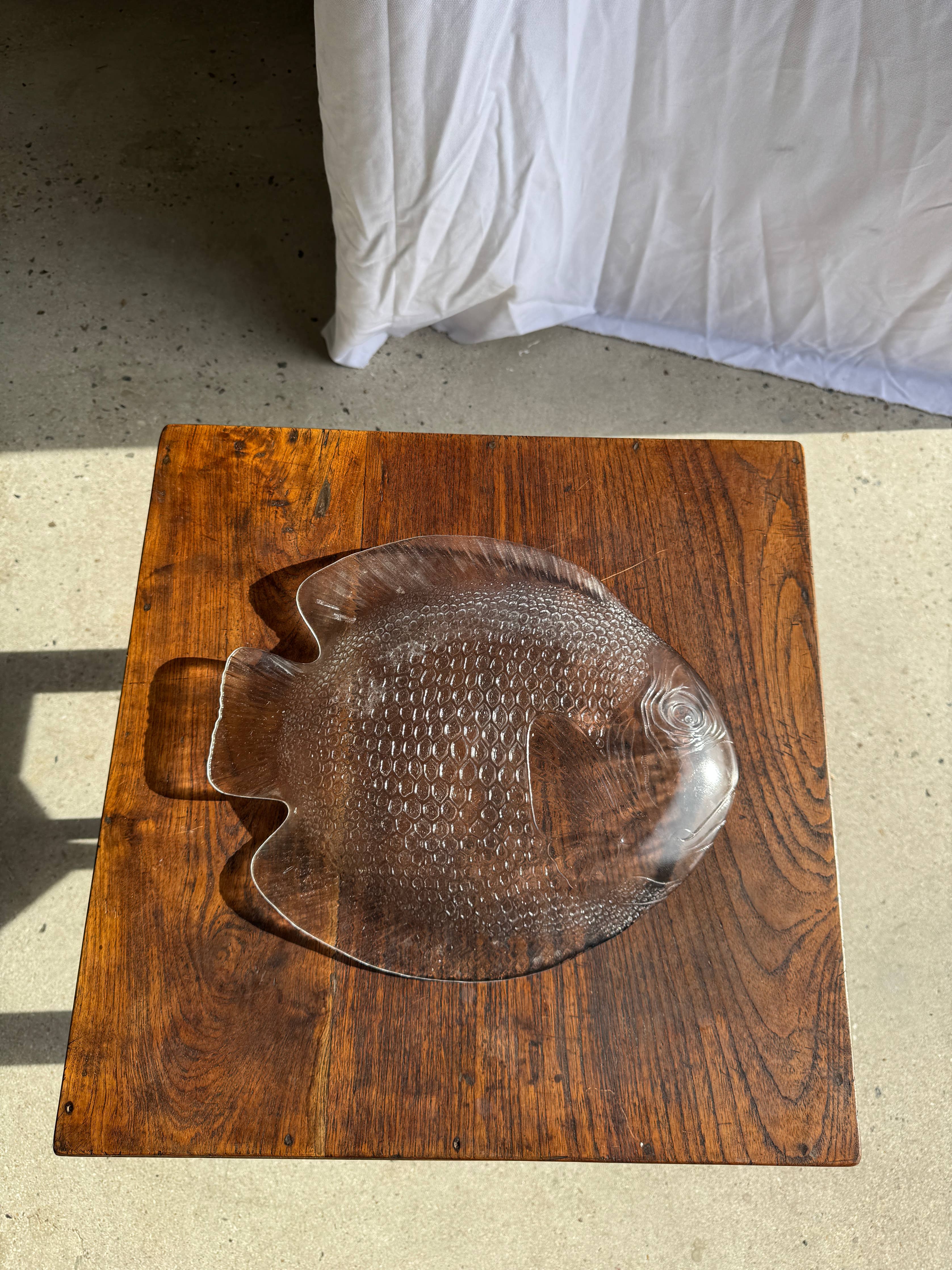 Large fish platter, transparent glass, vintage Arcoroc, L38.5