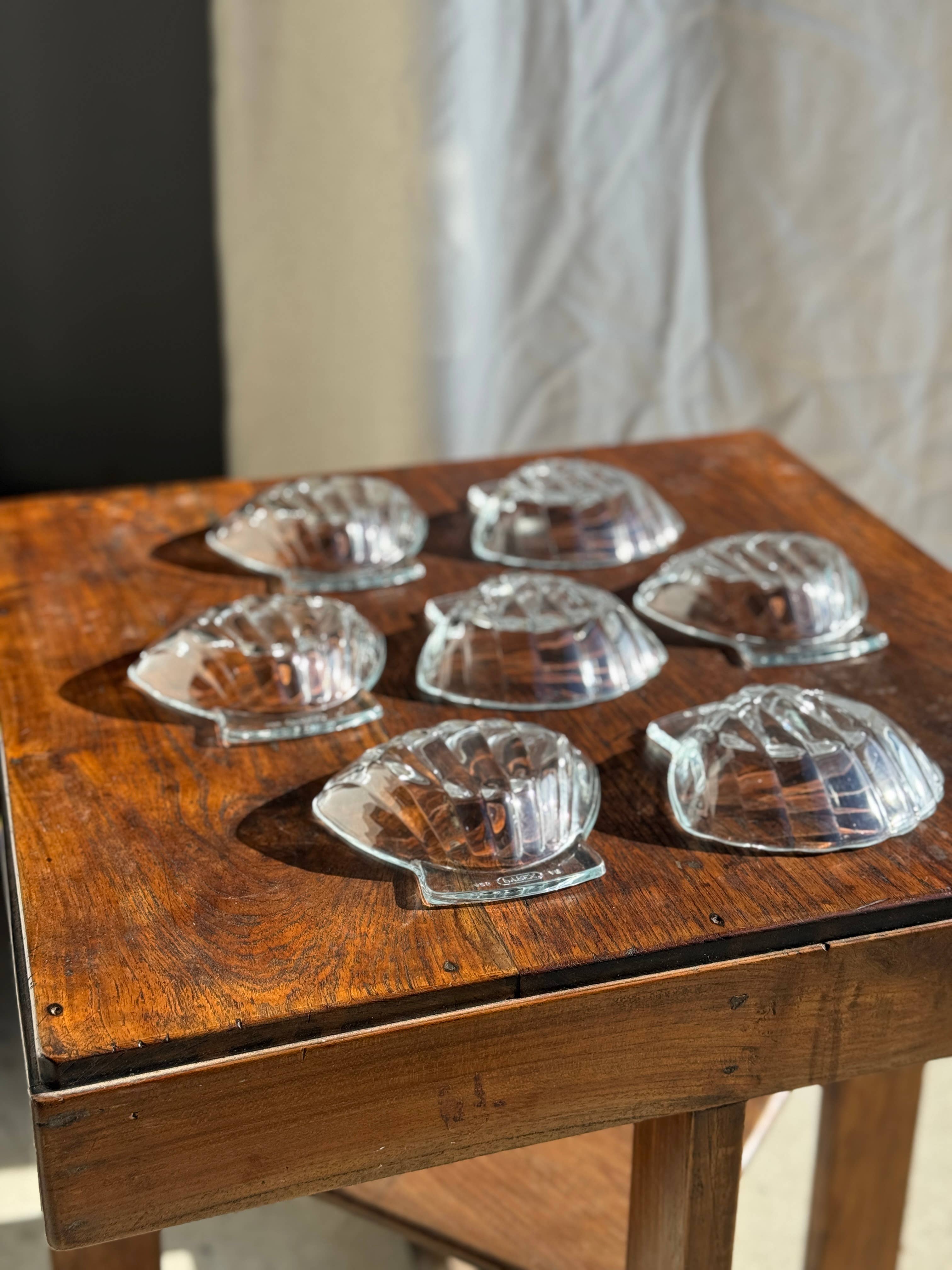 Pyrex France shell-shaped glass dishes