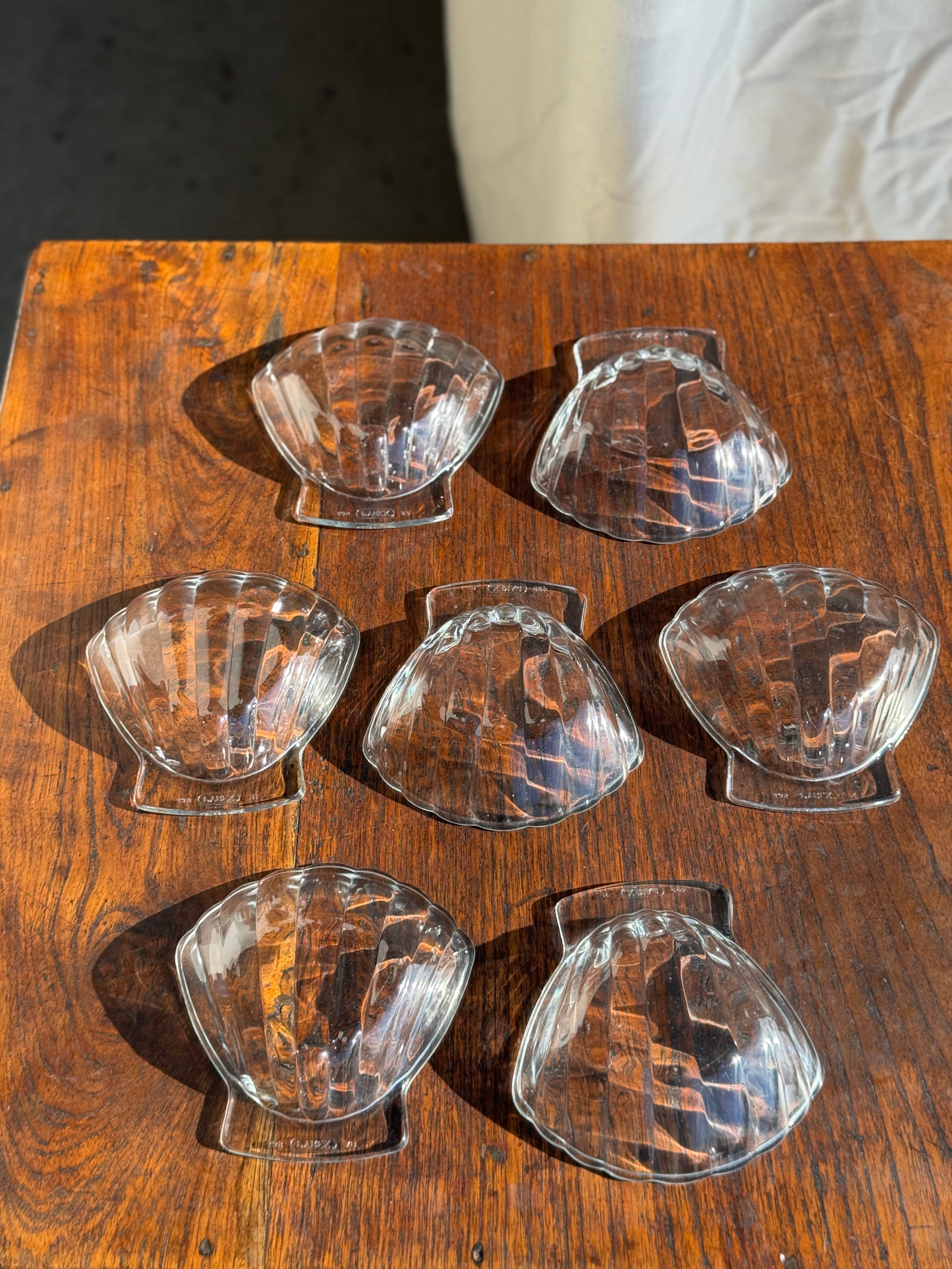 Pyrex France shell-shaped glass dishes