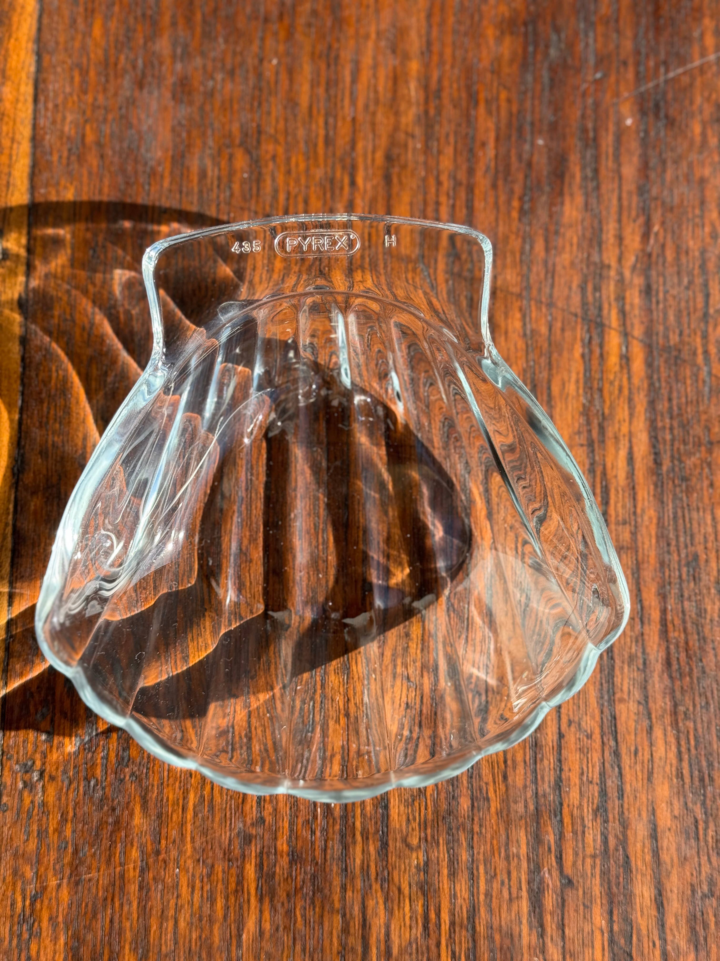 Pyrex France shell-shaped glass dishes