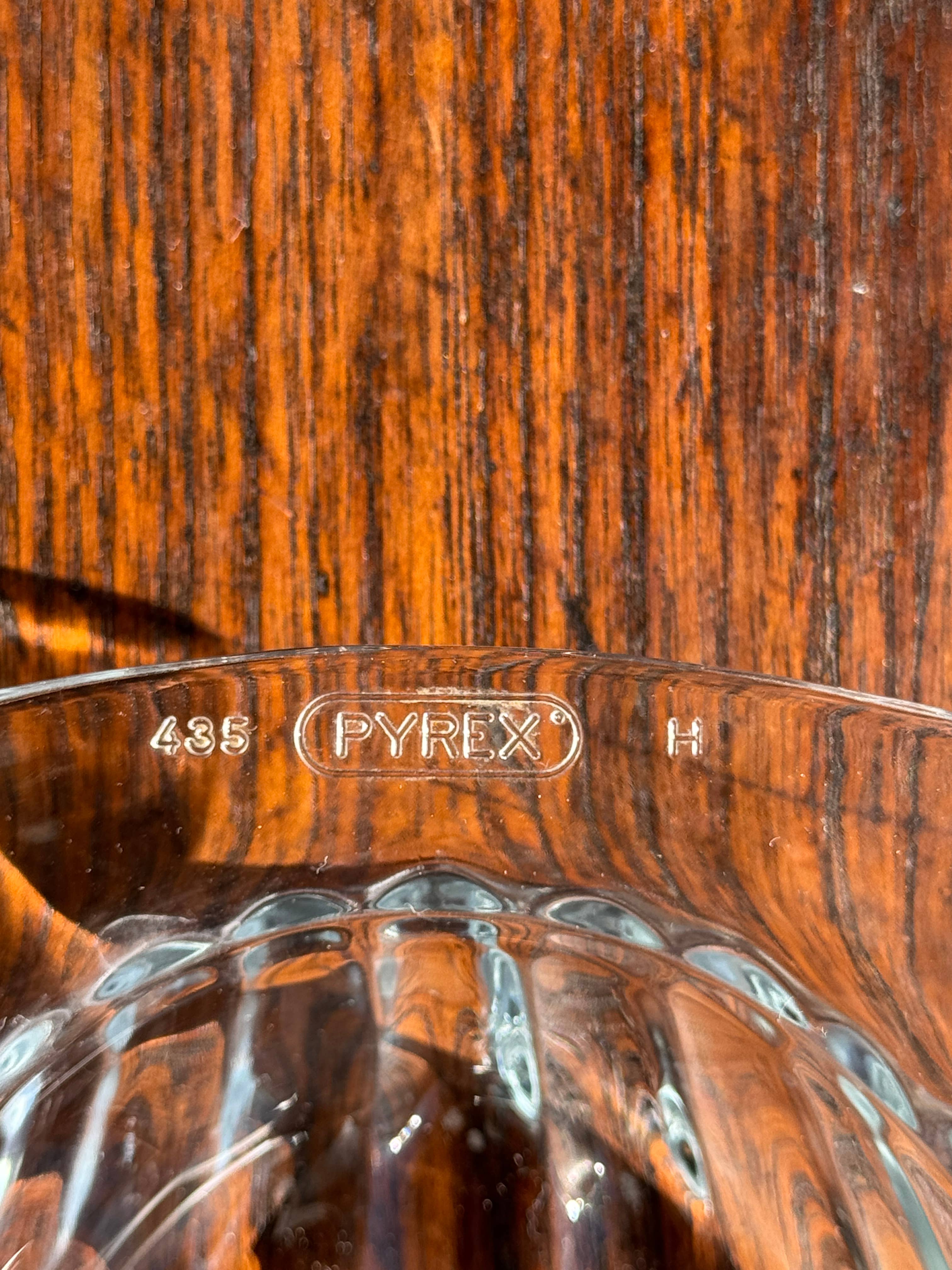 Pyrex France shell-shaped glass dishes