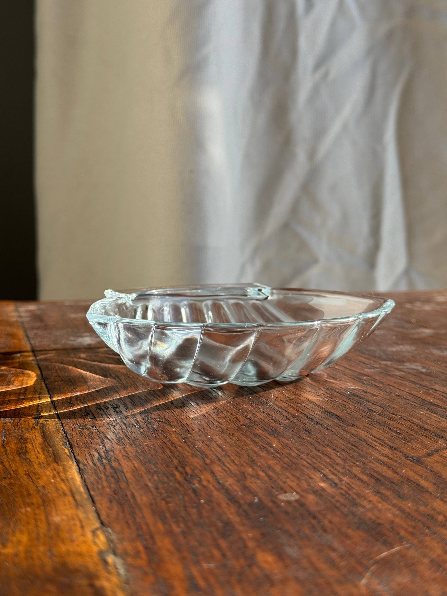 Pyrex France shell-shaped glass dishes