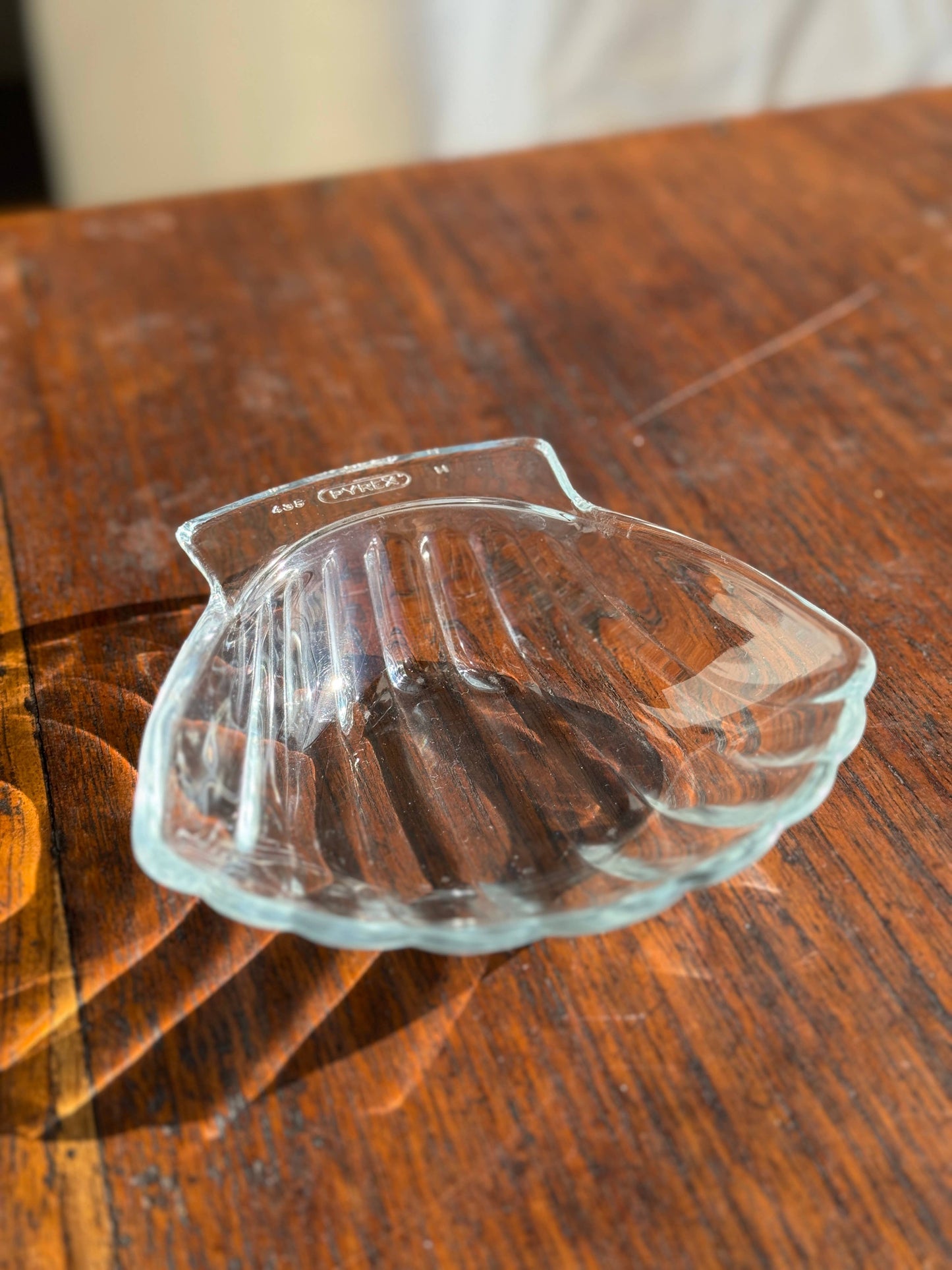 Pyrex France shell-shaped glass dishes