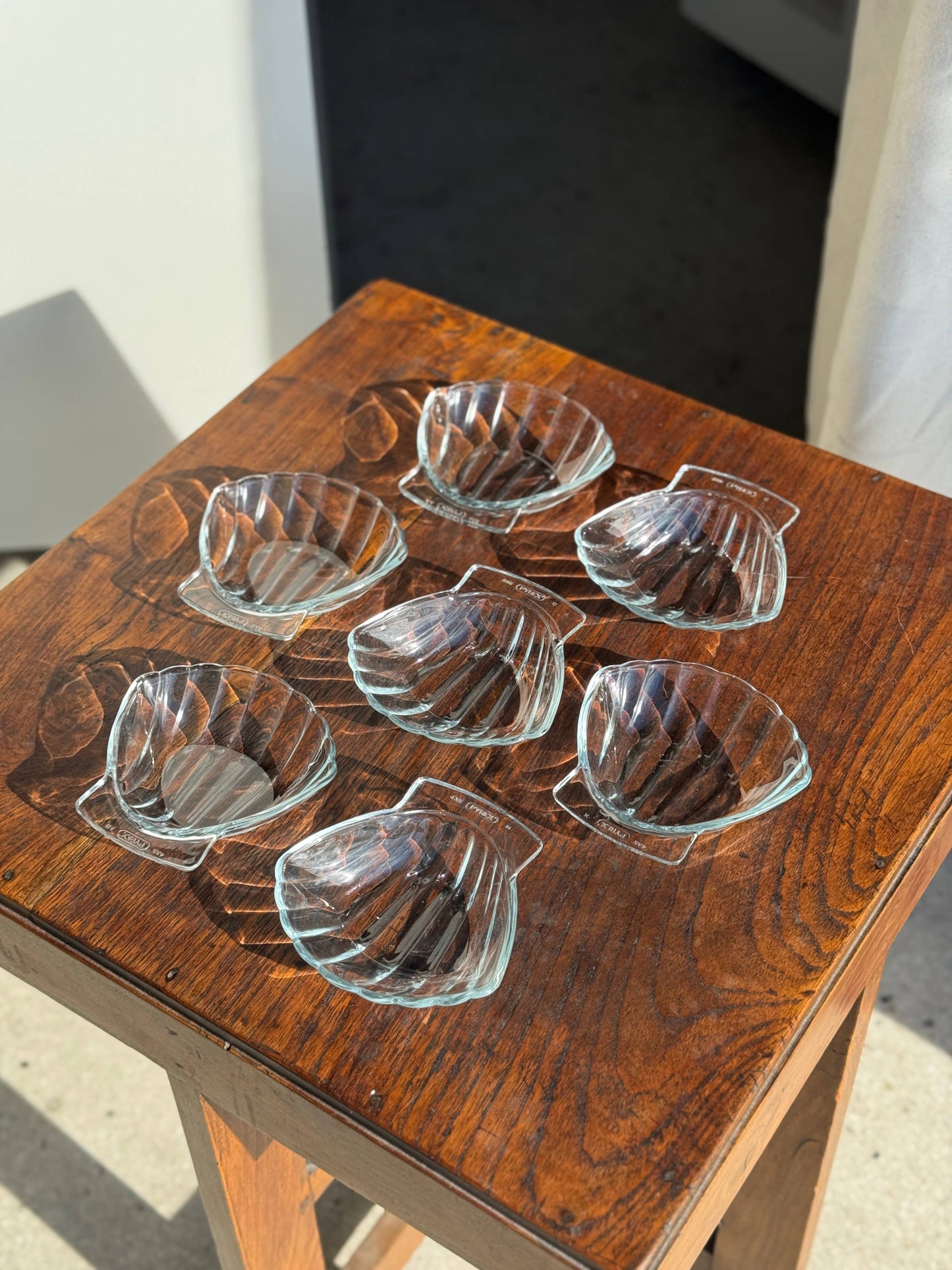 Pyrex France shell-shaped glass dishes