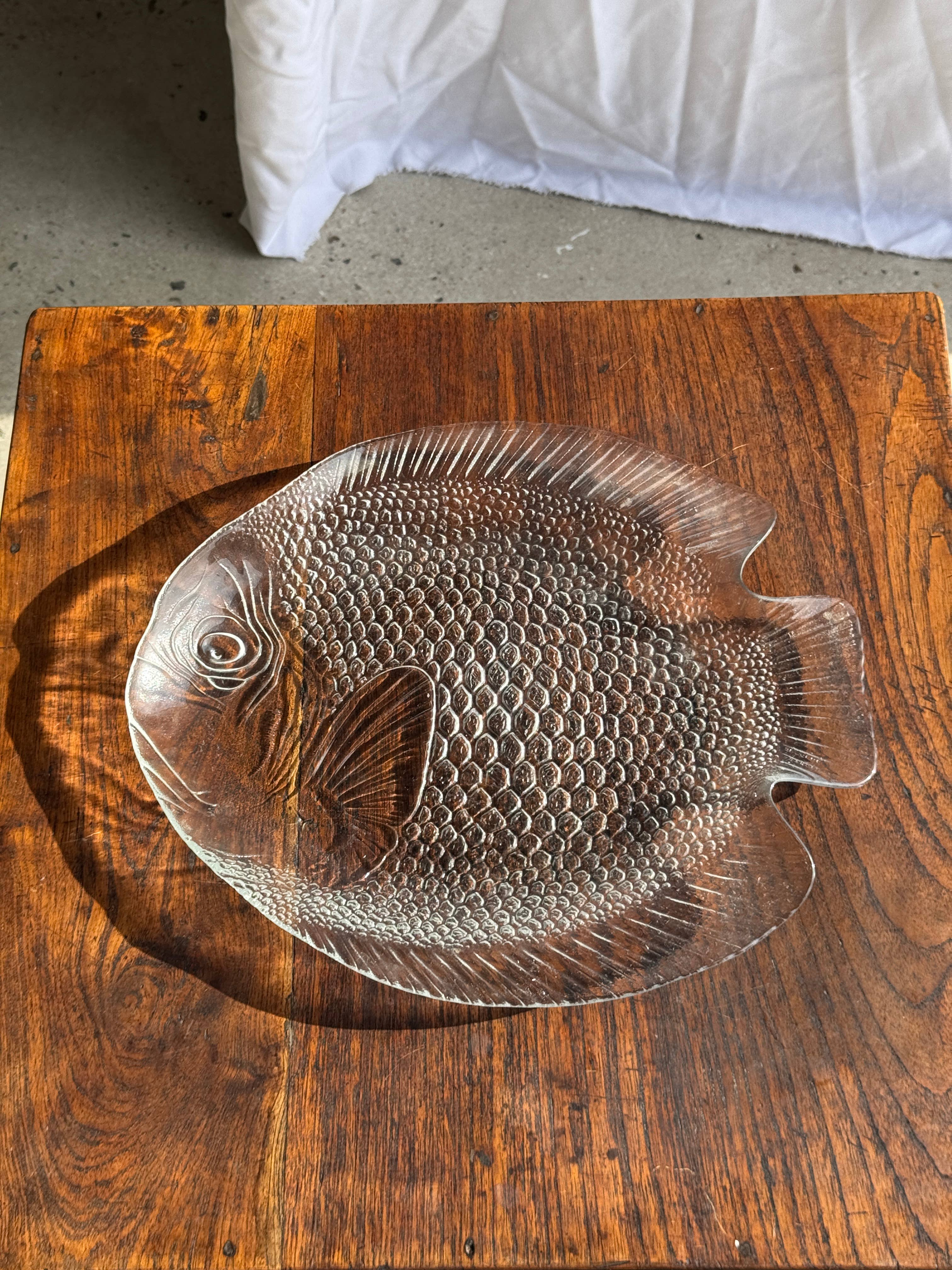 Large fish platter, transparent glass, vintage Arcoroc, L38.5